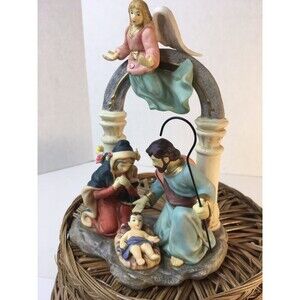 Avon Holiday Treasures Porcelain Figurines Nativity  Mary Joseph Jesus 2002